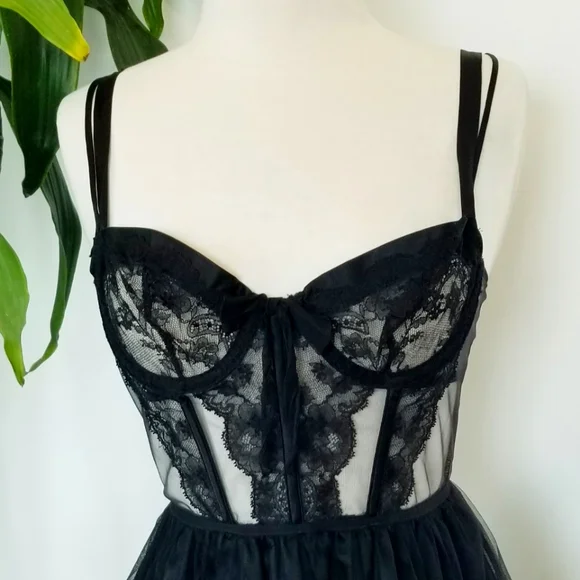Victoria's Secret Vintage Designer Collection Babydoll Lingerie Corset Lace NWT